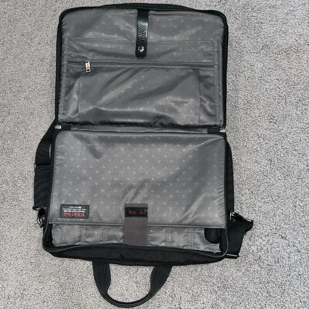 TUMI 26516D4 Compact Large Screen Nylon & Leather Computer Brief Case Black EUC